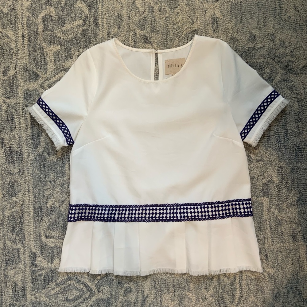 Moon river white and navy top